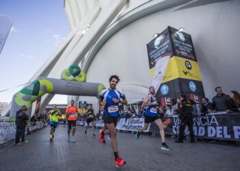 Chocolates Valor se incorpora a la familia del 40 aniversario del Maraton Valencia 1