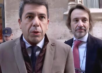 JM Cuenca, Jefe de Gabinete de Mazón, niega presiones a la exconsellera Pradas y califica las conversaciones de «Descontextualizadas» 14 El jefe de Gabinete de Mazón asegura que nadie reclamó su presencia en el Cecopi el día de la DANA