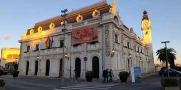 Valencia recupera la magia de la infancia Edificio del Reloj