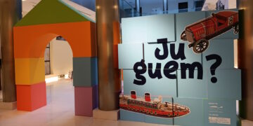 Valencia recupera la magia de la infancia Edificio del Reloj