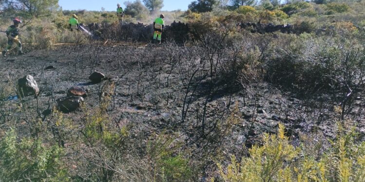🔥 Doble Alerta en Castellón: Bomberos actúan en dos pequeños incendios forestales en Benicàssim y Castillo de Villamalefa