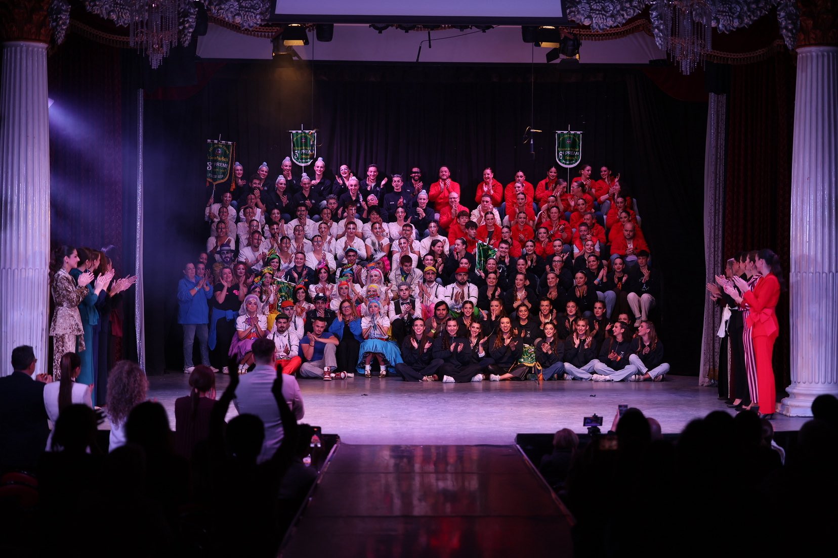 🎭 La Falla Regne de Valencia - Císcar se alza con el primer premio del XL Concurso de Playbacks de JCF en la modalidad Grupo B 3 G73ryycWsAAR1SH