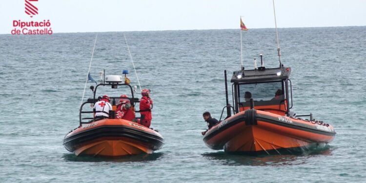 La joven desaparecida en Benicàssim dejó su ropa doblada encima de sus zapatillas en la arena de la playa 1 La joven desaparecida en Benicàssim dejó su ropa doblada encima de sus zapatillas en la arena de la playa