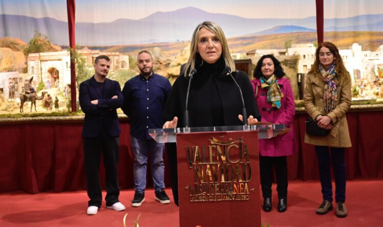 Valencia inaugura sus belenes municipales con un coro de niños y la FMI de Valencia con su Corte de Honor