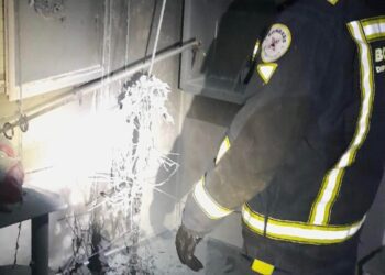 Un Árbol de Navidad Provoca un Conato de Incendio en una Vivienda de Bechí 17 Un Árbol de Navidad Provoca un Conato de Incendio en una Vivienda de Bechí