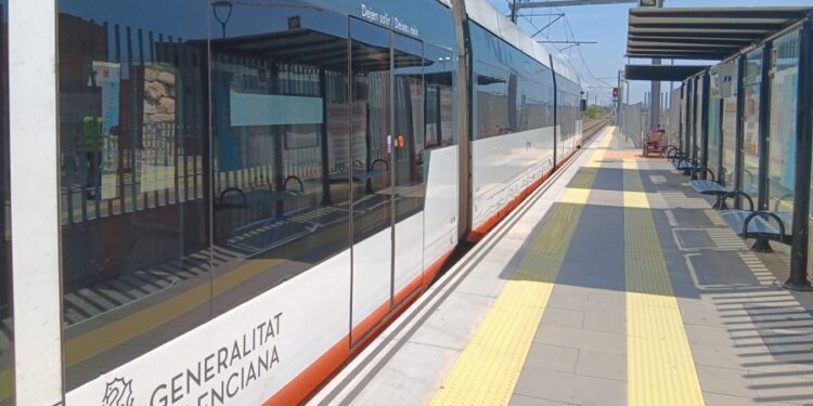 El Consell prorroga las ayudas al transporte público y el acceso gratuito para los afectados por la DANA