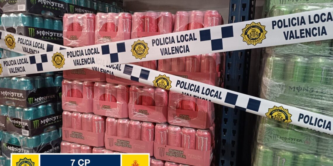 Importante decomiso en Valencia: Incautadas 73.000 latas y 3.000 chocolatinas sin etiquetado legal