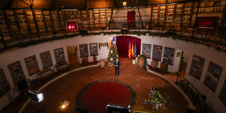 Pérez Llorca apela a la unidad y exige soluciones de Estado para la recuperación de la Comunitat Valenciana en su mensaje navideño