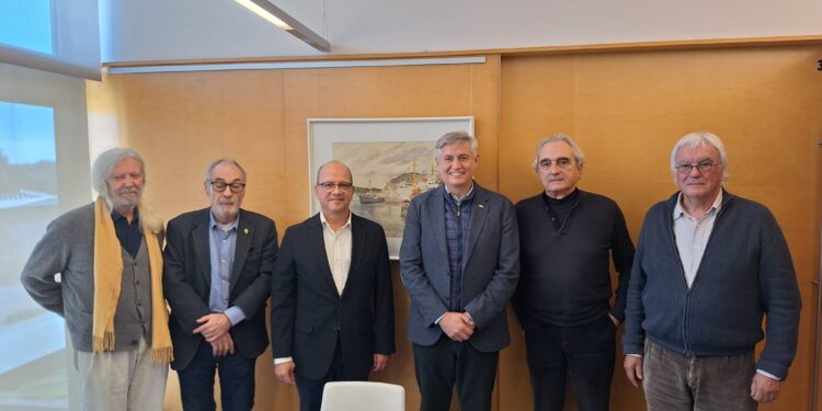 Lo Rat Penat se reunix en el Consell de Menorca per a estudiar futures colaboracions