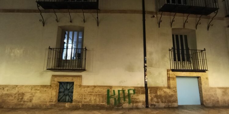 Cicatrices de espray sobre la historia: El Palacio de los Boïl d'Arenós (BIC) 1 Cicatrices de espray sobre la historia: El Palacio de los Boil de Arenós (BIC)