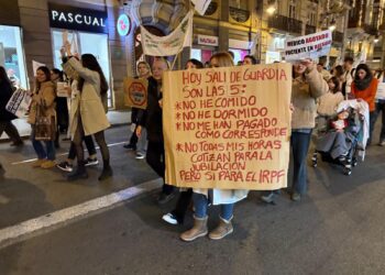 El Ministerio de Sanidad dinamita la negociación con los médicos y aboca al sector a una escalada del conflicto