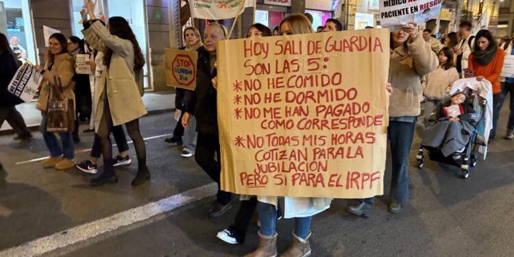 El Ministerio de Sanidad dinamita la negociación con los médicos y aboca al sector a una escalada del conflicto 1 El Ministerio de Sanidad dinamita la negociación con los médicos y aboca al sector a una escalada del conflicto