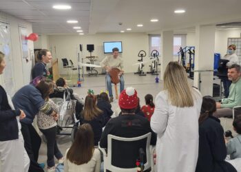 La música navideña llena de calidez la Unidad de Neurorrehabilitación del Hospital Vithas Valencia Consuelo