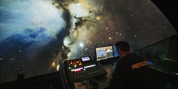 L'Hemisfèric inicia una nueva edición del planetario en directo con ‘Las Nocturnas de invierno’