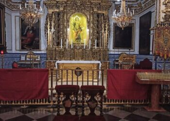 🕯️ Santa Lucía: La Luz que Vence a la Oscuridad y la Fe Inquebrantable 18 Santa Lucía: La Luz que Vence a la Oscuridad y la Fe Inquebrantable