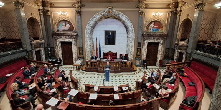 La Zona de Bajas Emisiones a debate nuevamente en el Pleno de Valencia