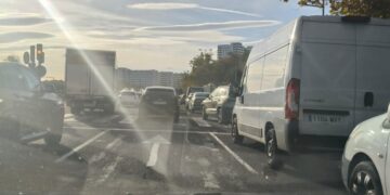 Atasco monumental en la Rotonda de los Anzuelos y en todos los accesos sur de la Ciudad