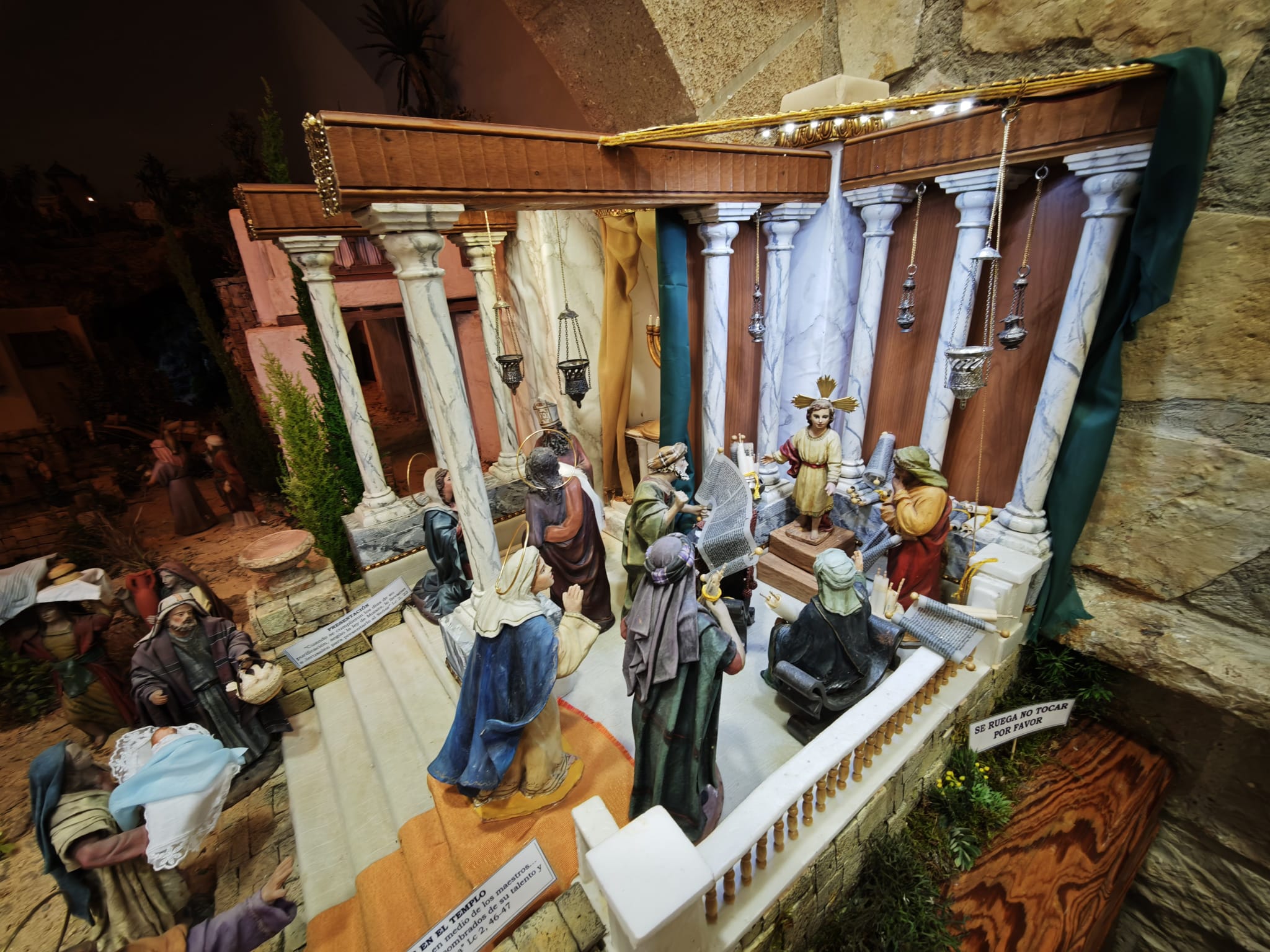 🌟 La Navidad Llega a Santa Mónica: Las Hermanitas Inauguran su Monumental Belén, Obra de la Tradición y la Devoción 4 WhatsApp Image 2025 12 09 at 19.16.51