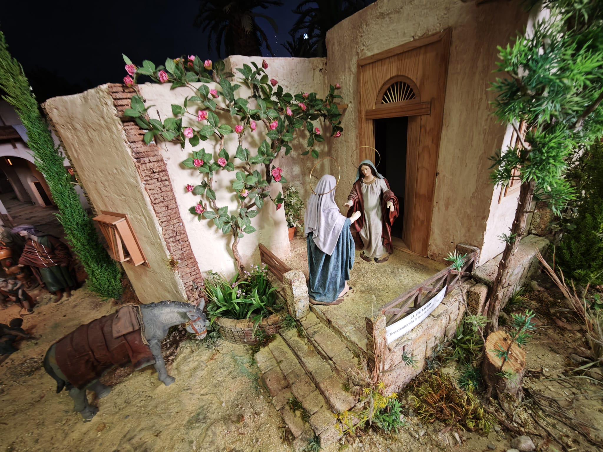 🌟 La Navidad Llega a Santa Mónica: Las Hermanitas Inauguran su Monumental Belén, Obra de la Tradición y la Devoción 3 WhatsApp Image 2025 12 09 at 19.17.52