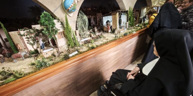 🌟 La Navidad Llega a Santa Mónica: Las Hermanitas Inauguran su Monumental Belén, Obra de la Tradición y la Devoción 1 La Navidad Llega a Santa Mónica: Las Hermanitas Inauguran su Monumental Belén, Obra de la Tradición y la Devoción