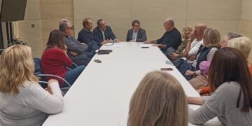 Tras presentar el nuevo rediseño de la Plaza del Ajuntament, urbanismo inicia ahora un proceso de escucha activa