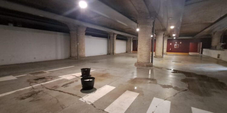 Nueva gotera en los sótanos del Mercado Central de Valencia, la vigésimo quinta 1 Nueva gotera en los sótanos del Mercado Central de Valencia, la vigésimo quinta