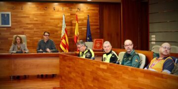 Torrent se blinda ante el aviso naranja por fuertes vientos y suspende toda actividad al aire libre