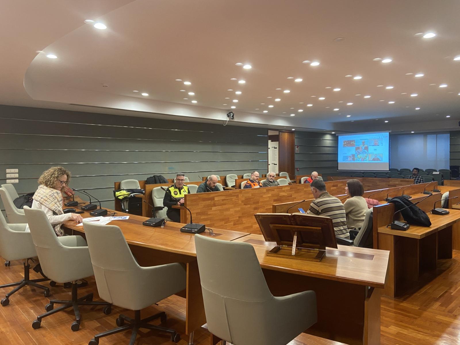 Torrent activa el CECOPAL y extrema la vigilancia ante una fuerte granizada y la alerta naranja por lluvias 2 WhatsApp Image 2025 12 28 at 14.15.11