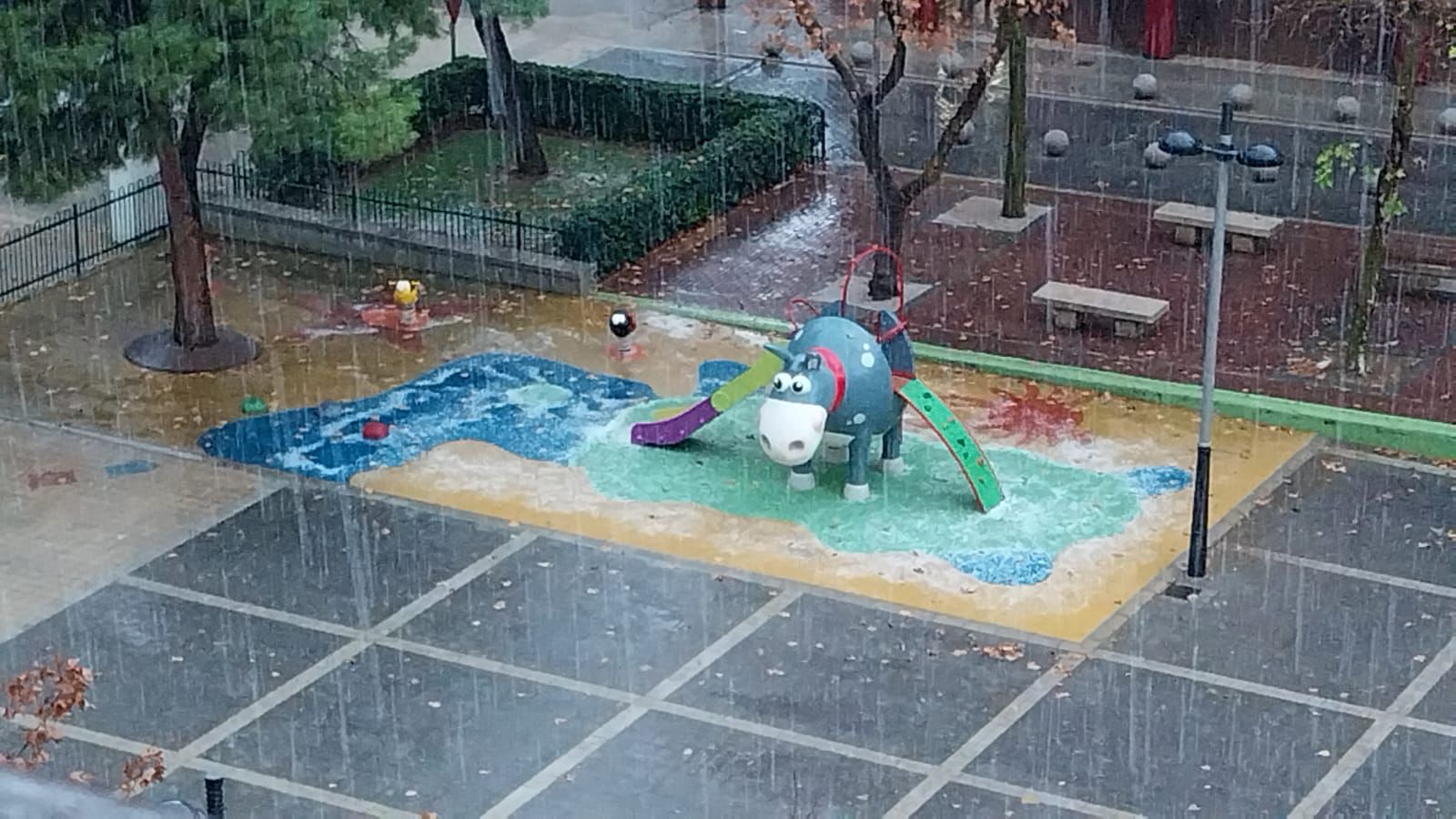 Torrent activa el CECOPAL y extrema la vigilancia ante una fuerte granizada y la alerta naranja por lluvias 4 WhatsApp Image 2025 12 28 at 16.42.16