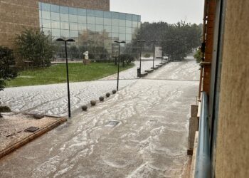 Torrent activa el CECOPAL y extrema la vigilancia ante una fuerte granizada y la alerta naranja por lluvias
