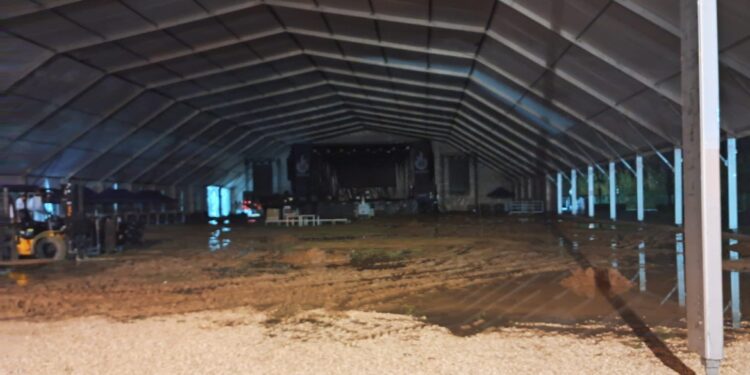 El Festivern de Tavernes de la Valldigna cancelado porque el recinto está completamente inundado y embarrado