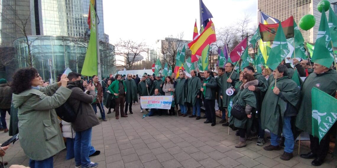 La protesta de 20.000 agricultores en Bruselas retrasa el Tratado comercial con Mercosur
