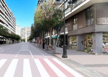 Catalá anuncia una reforma de aceras de la Calle Colón este próximo año con un coste de 2,5 millones 16 Catalá anuncia una reforma de aceras de la Calle Colón este próximo año con un coste de 2,5 millones