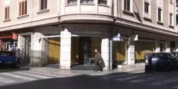 Arrestados el anestesista y la responsable de la clínica dental de Alzira por la muerte de una niña