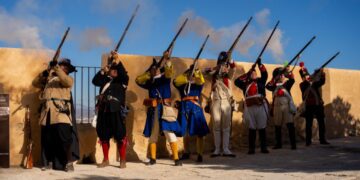 El Castillo de Santa Bárbara recrea su reconquista y la Guerra de Sucesión este Puente