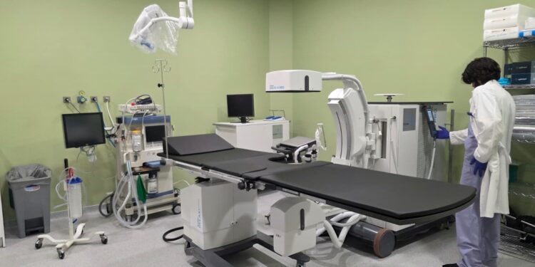 El Hospital Provincial de Castellón refuerza su servicio de Urología con un nuevo equipo de litotricia de última generación