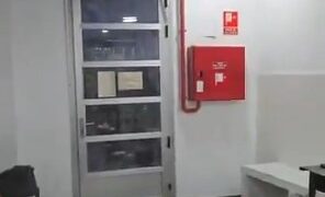Se cae el falso techo en la Comisaría de Policía Nacional de Zapadores. Goteras y deficiencias hacen incompatible su uso