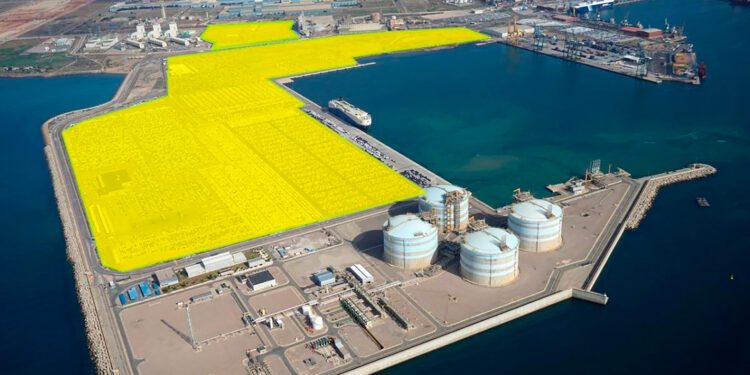 Sagunto respalda reubicar la macroplanta fotovoltaica en el puerto marítimo de Sagunto 1 Sagunto respalda reubicar la macroplanta fotovoltaica en el puerto marítimo de Sagunto