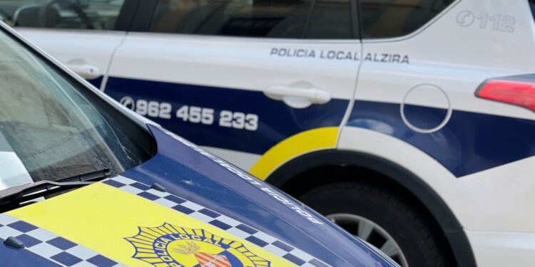 Detenidos 'in fraganti' dos hombres tras una persecución por robos en vehículos en Alzira