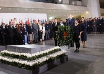 reyes acto homenaje victimas DANA 20251029 13 scaled 1