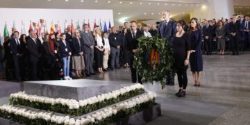 reyes acto homenaje victimas DANA 20251029 13 scaled 1