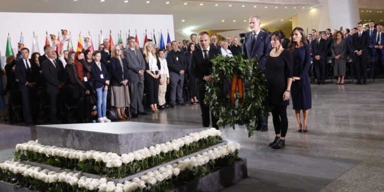 reyes acto homenaje victimas DANA 20251029 13 scaled 1