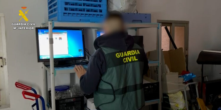 Detenido el responsable de un bar por instalar cámaras ocultas en los aseos