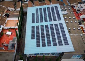 Torrent transforma la piscina de La Cochera en un referente de sostenibilidad con energía solar y aerotermia