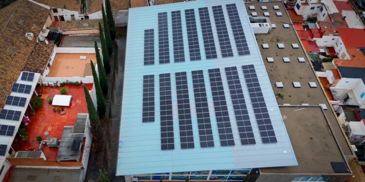 Torrent transforma la piscina de La Cochera en un referente de sostenibilidad con energía solar y aerotermia 1 Torrent transforma la piscina de La Cochera en un referente de sostenibilidad con energía solar y aerotermia