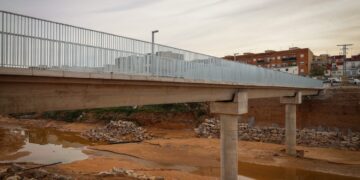 Torrent recupera la normalidad escolar: el 7 de enero entra en servicio la nueva pasarela del CEIP Juan XXIII