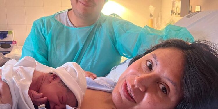 Eleanor Sofía, la primera valenciana de 2026, nace en Castellón seis minutos después de las campanadas