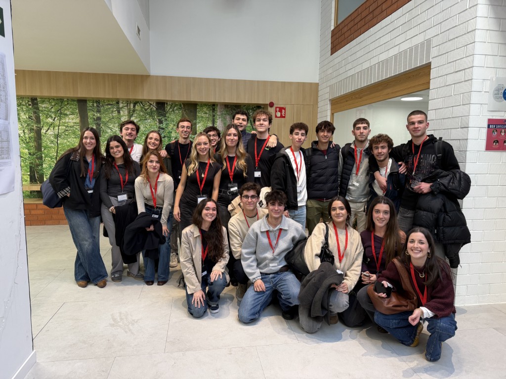 Más de 20 universidades nacionales e internacionales se dan cita en Valencia para orientar el futuro académico de los alumnos 4 Alumni Mediana