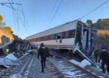 Ascienden a 40 los fallecidos en el choque de trenes en Adamuz mientras la investigación apunta a una rotura en la vía