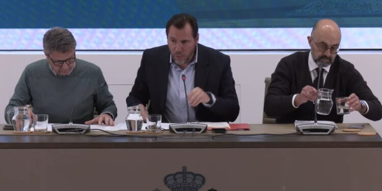 Óscar Puente comparece esta vez por fin con el presidente de ADIF para explicar la crisis ferroviaria en España 1 Óscar Puente comparece esta vez por fin con el presidente de ADIF para explicar la crisis ferroviaria en España